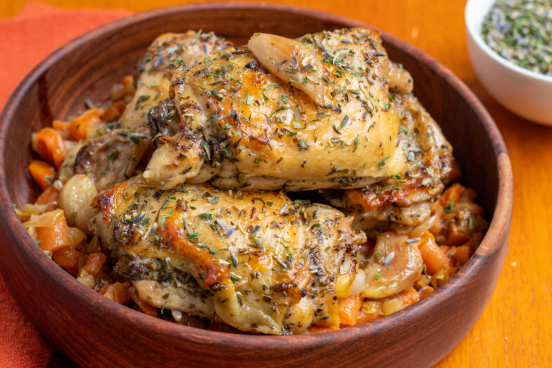 Garlic-Herb Chicken Thighs – Recette Magazine