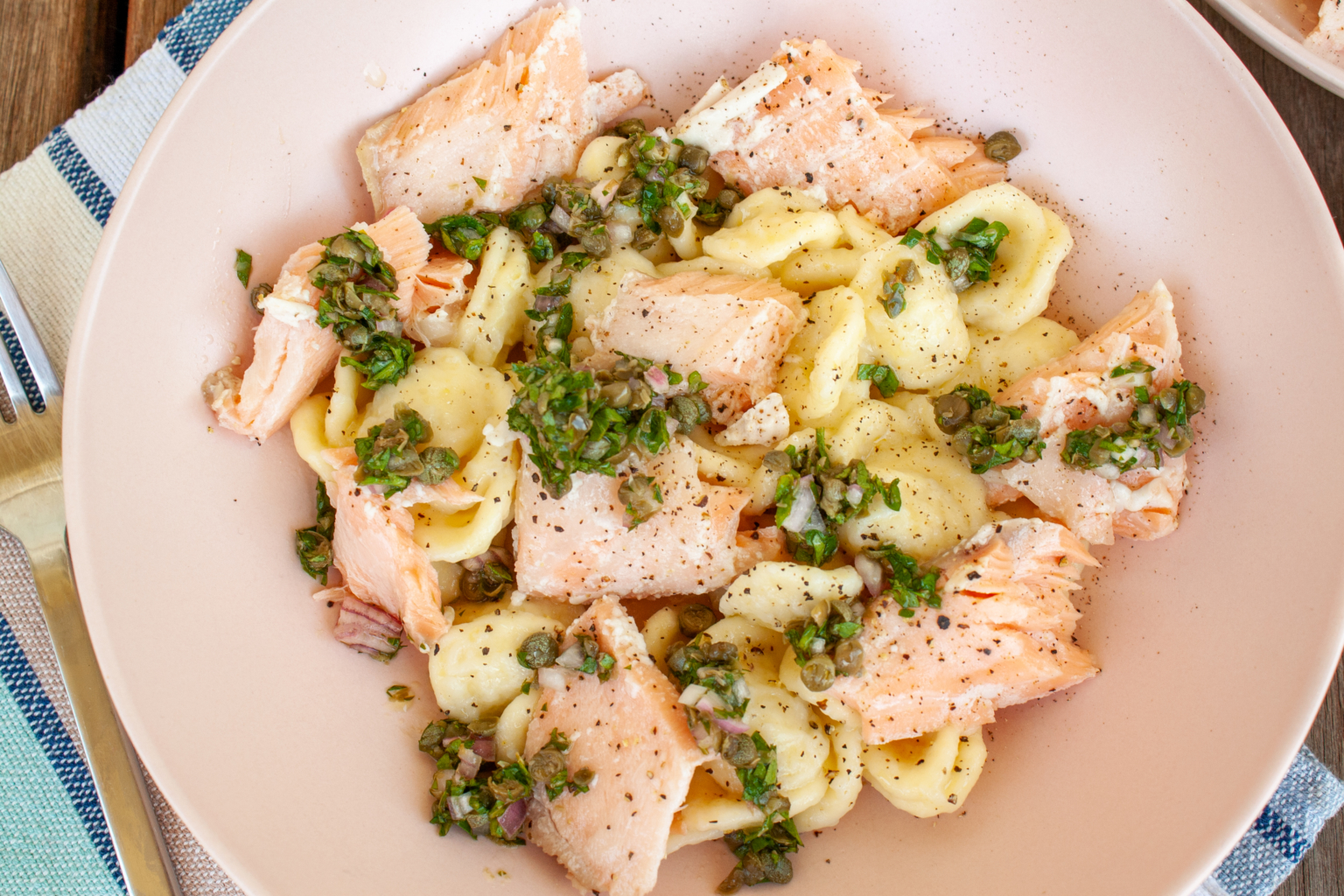 Salmon with Herb Caper Topping Recette Magazine