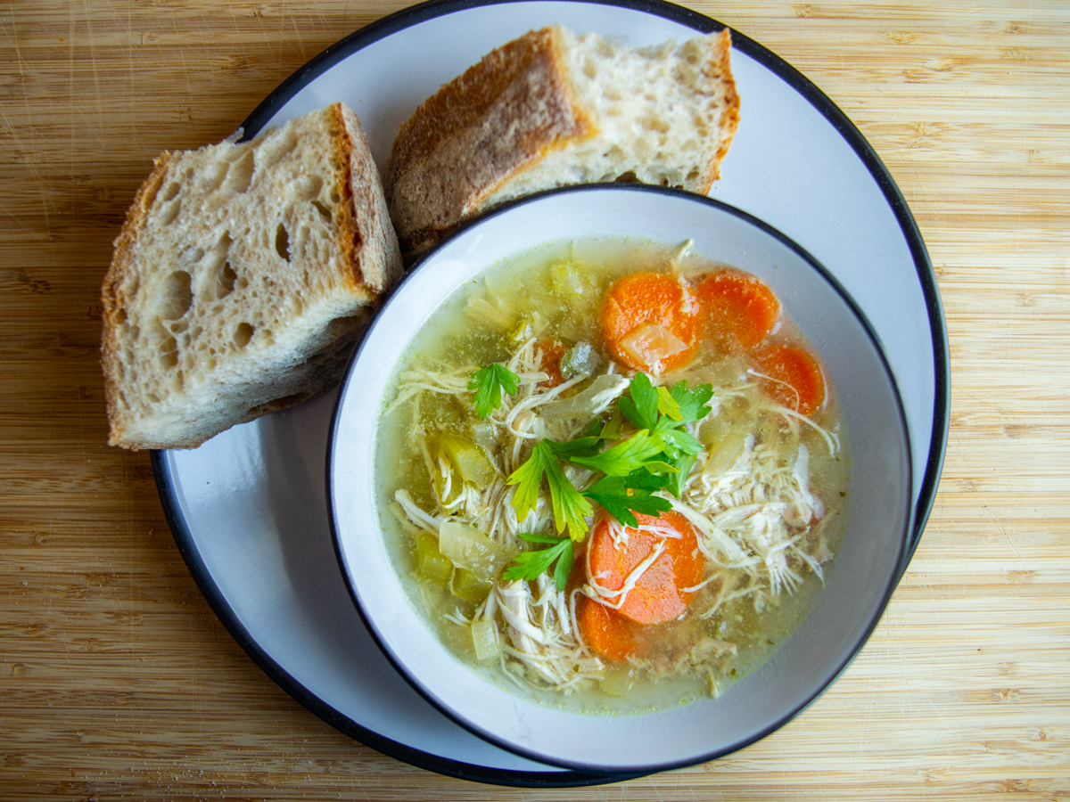 How to Slow Cook Chicken Soup Recette Magazine