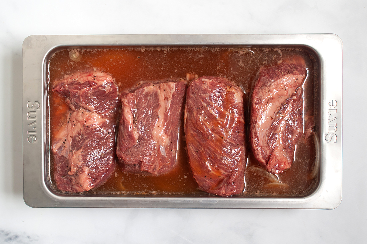 Short Rib Sandwiches with Cheddar and Braised Onions – Recette Magazine