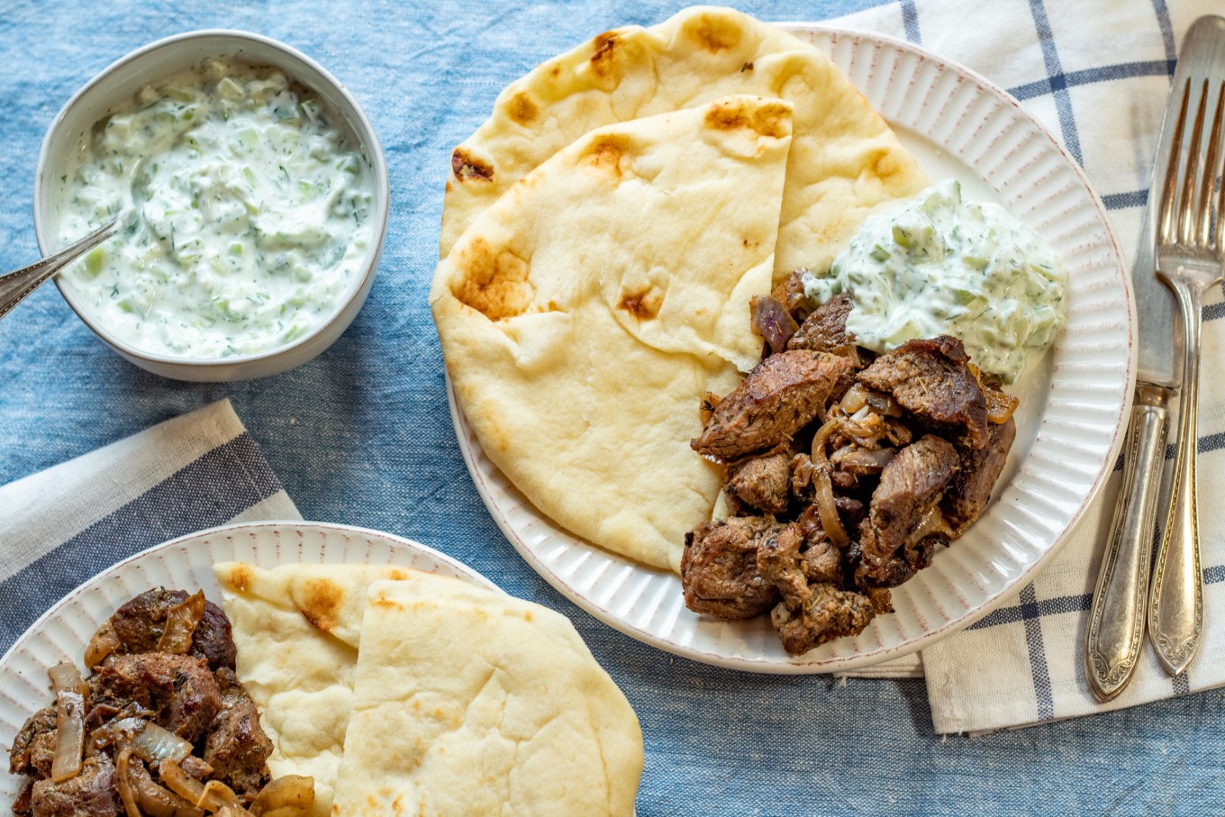 Slow Cooker Lamb Gyros – Recette Magazine