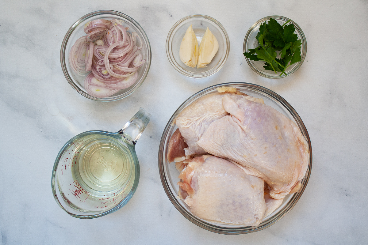 White Wine Braised Chicken Thighs Recette Magazine