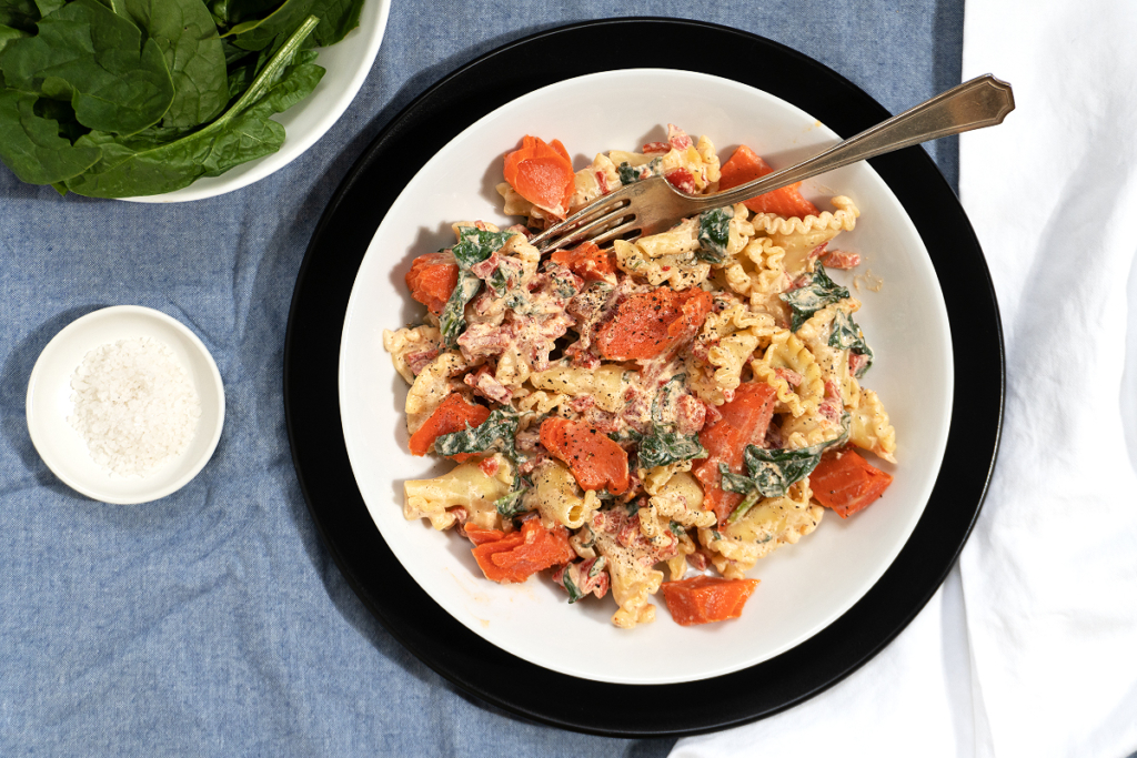 Creamy Red Pepper Salmon – Recette Magazine
