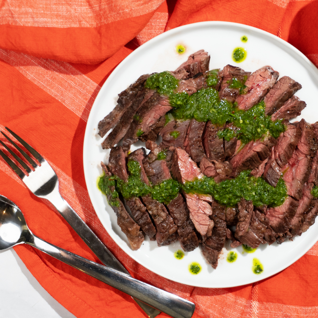 Easy Broiled Skirt Steak With Chimichurri – Recette Magazine