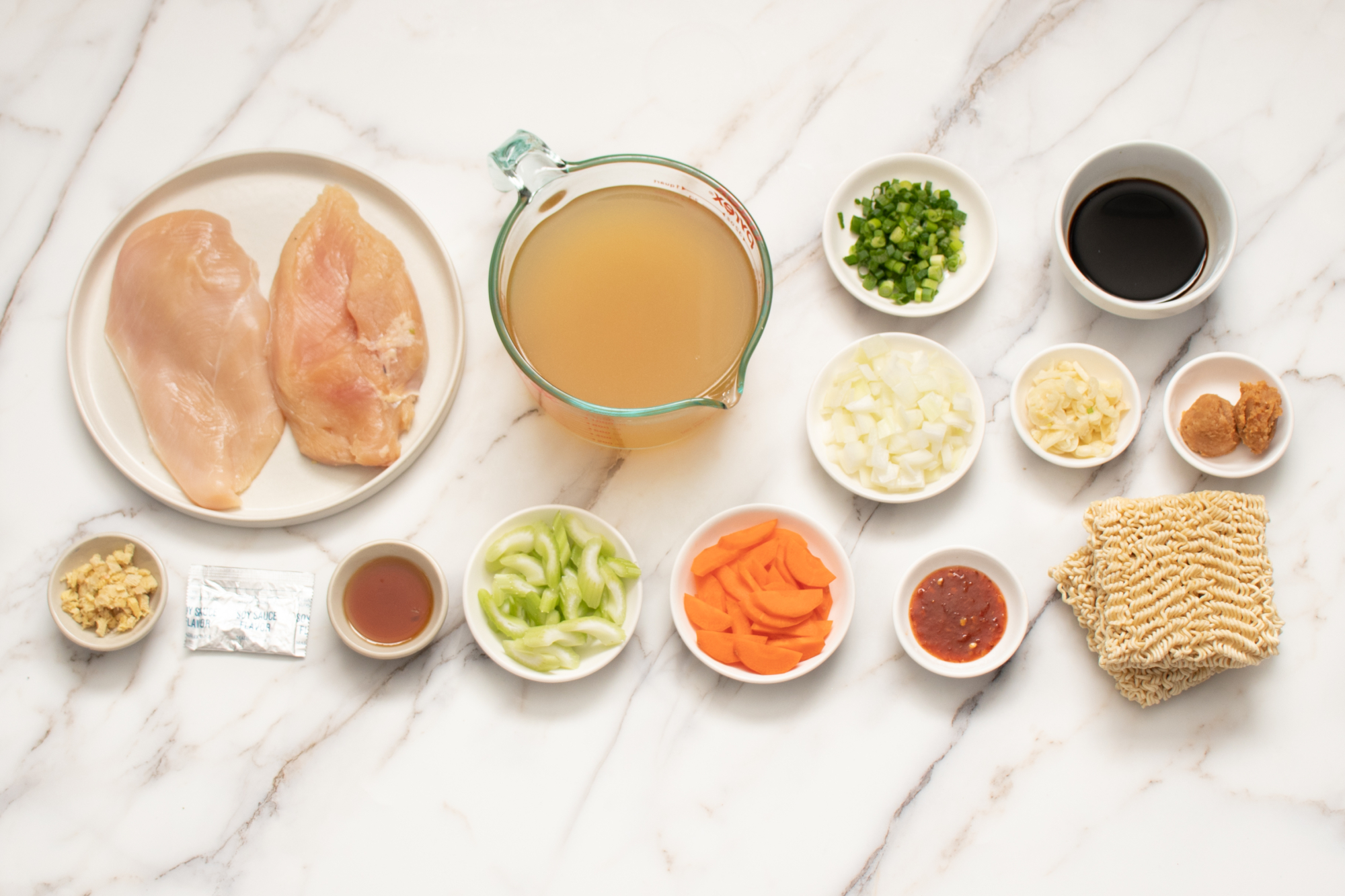 Spicy Miso Chicken Noodle Soup Recette Magazine