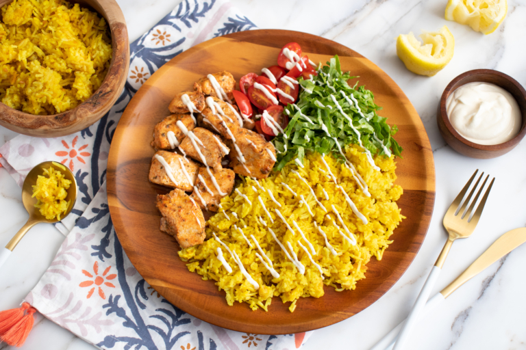 Chicken and Yellow Rice with Garlic Sauce Recette Magazine