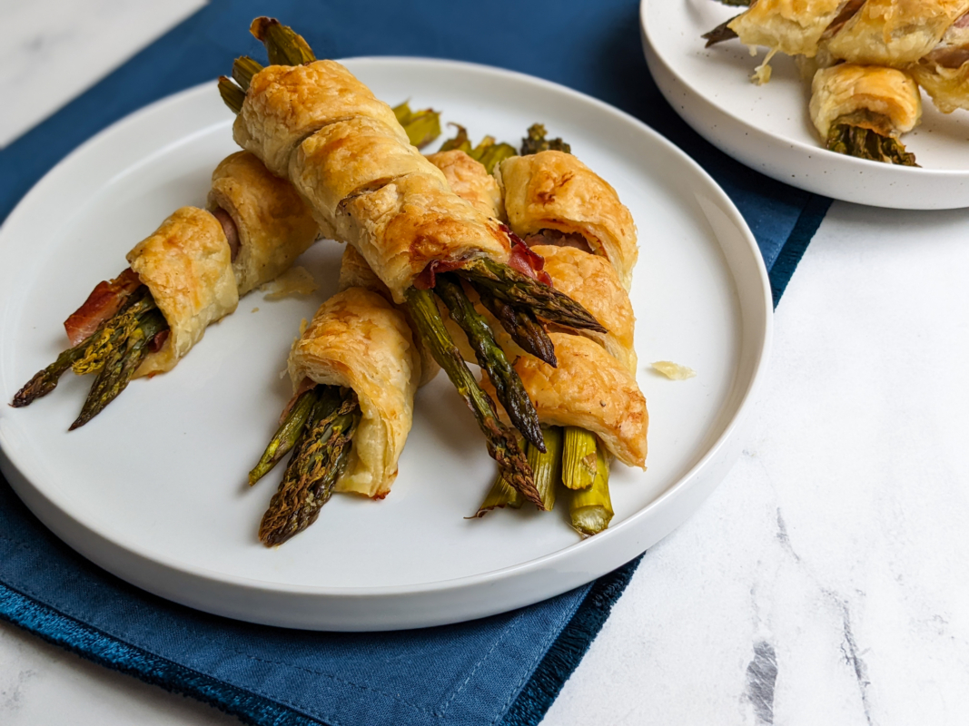 Asparagus and Prosciutto Bundles Recette Magazine