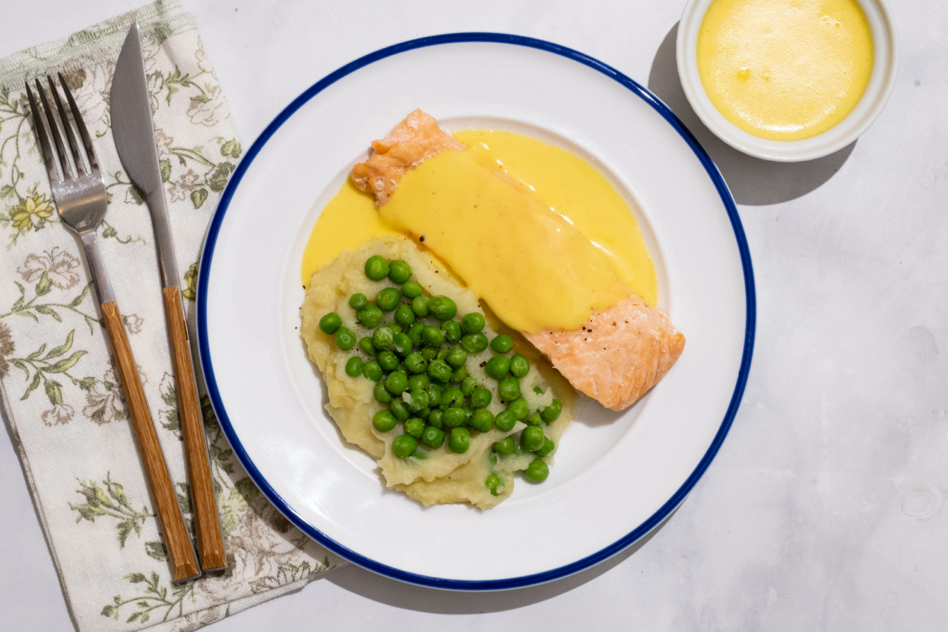 Hollandaise Salmon