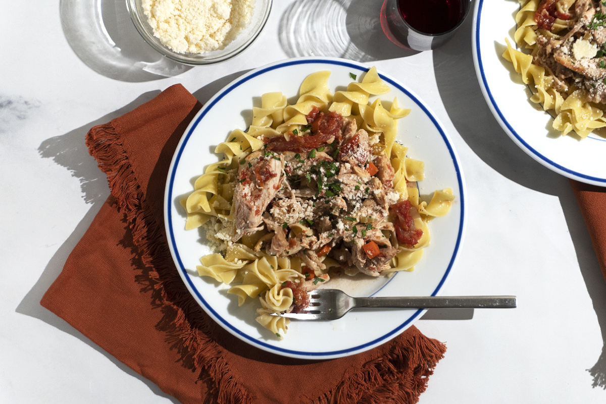 Hearty Chicken Ragout with Buttered Noodles – Recette Magazine